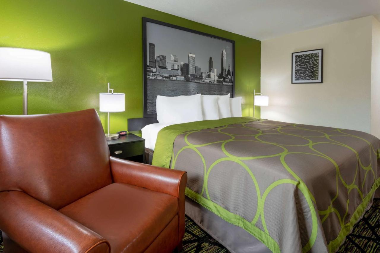 Super 8 By Wyndham Wooster Hotell Exteriör bild
