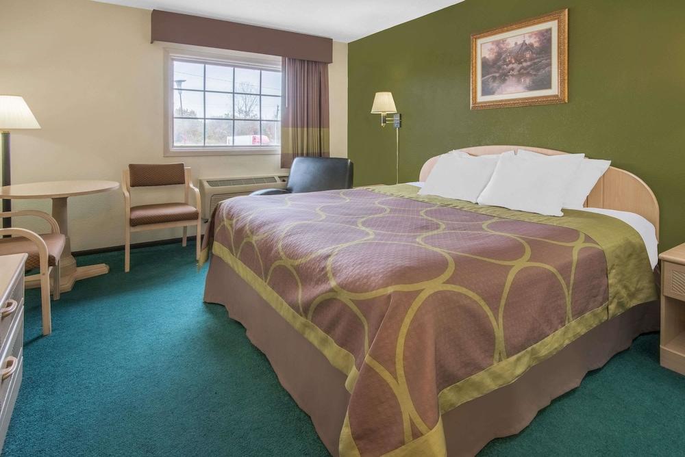 Super 8 By Wyndham Wooster Hotell Exteriör bild